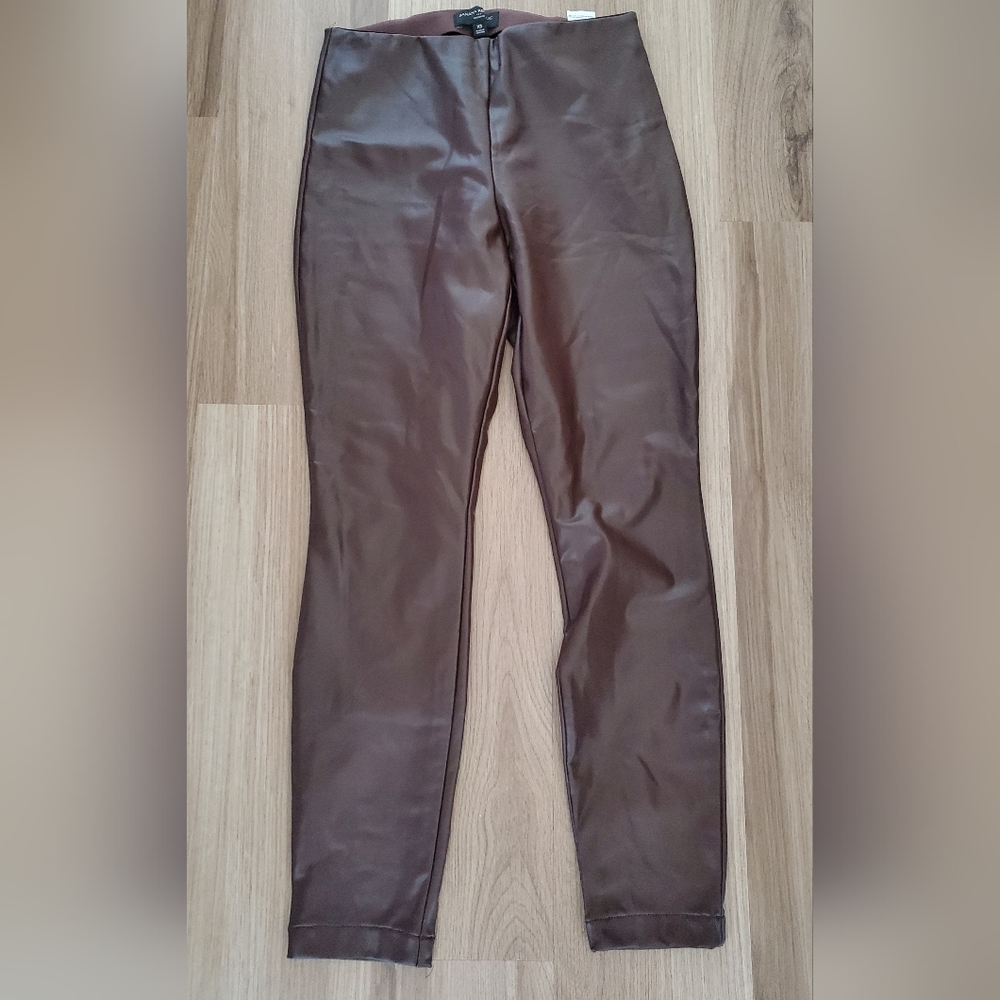 Banana Repablic  Brown  Vegan Leather Leggings. Size XS, Color-cherry brown